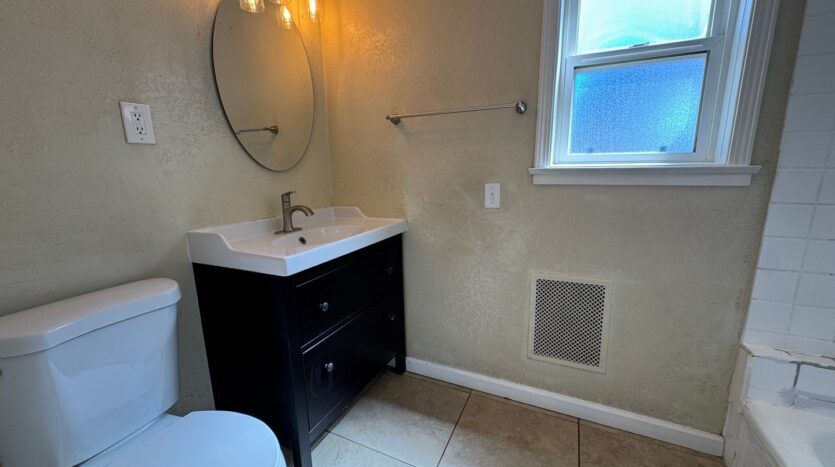 564 E Street - Chula Vista - California - 3 bed, 1 bath rental property