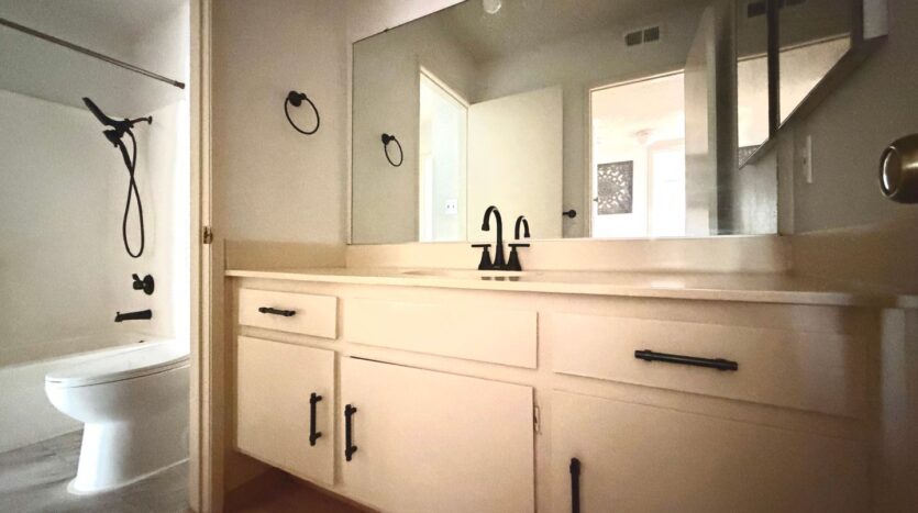 5700 Etiwanda 248 - Los Angeles - California - 2 bed, 1 bath rental property