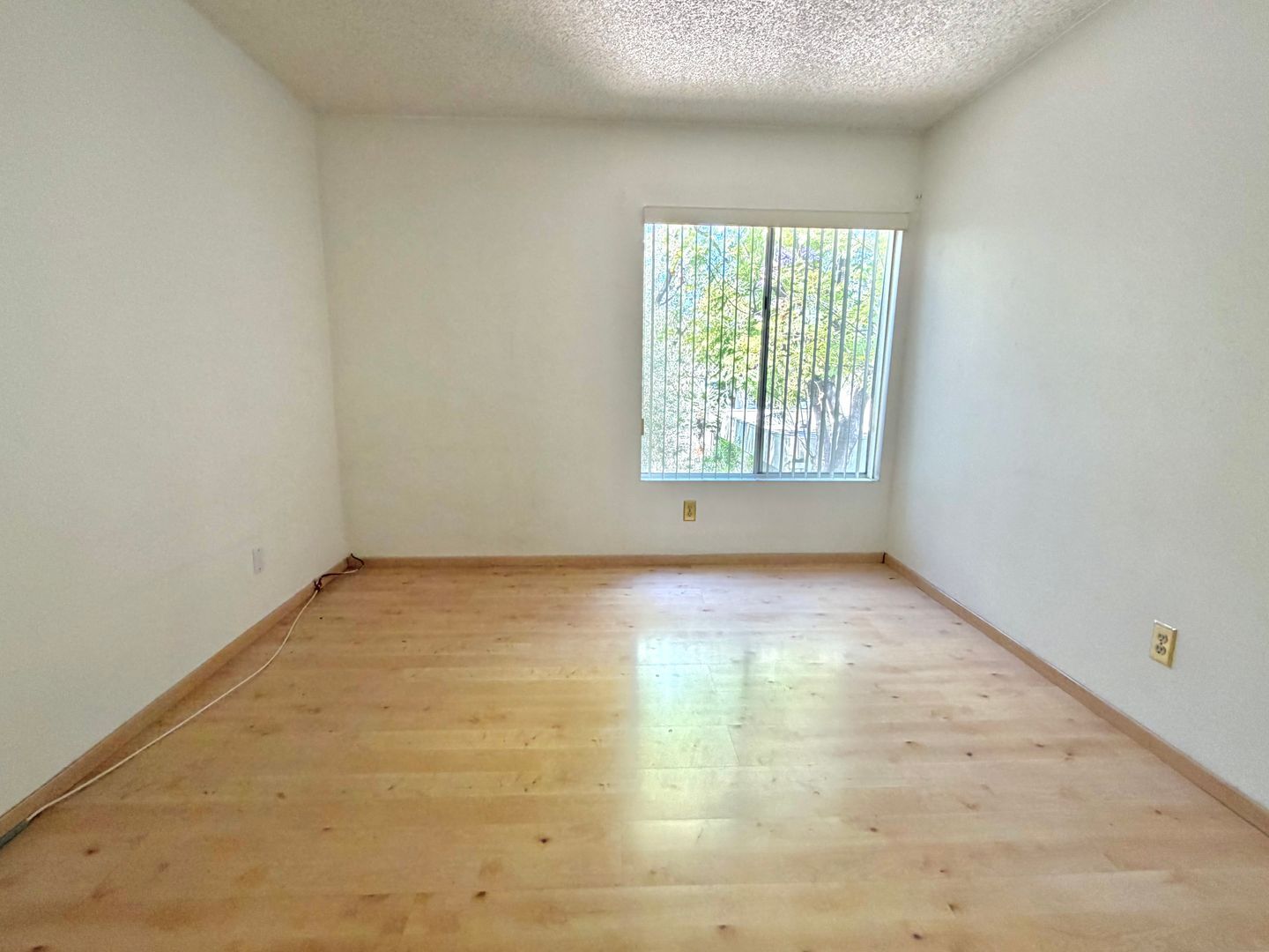5700 Etiwanda 248 - Los Angeles - California - 2 bed, 1 bath rental property
