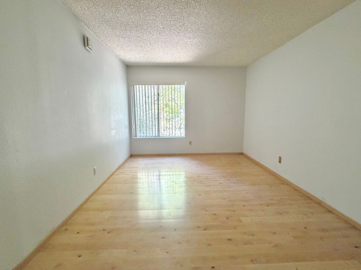 5700 Etiwanda 248 - Los Angeles - California - 2 bed, 1 bath rental property