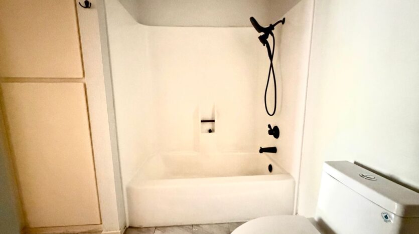 5700 Etiwanda 248 - Los Angeles - California - 2 bed, 1 bath rental property