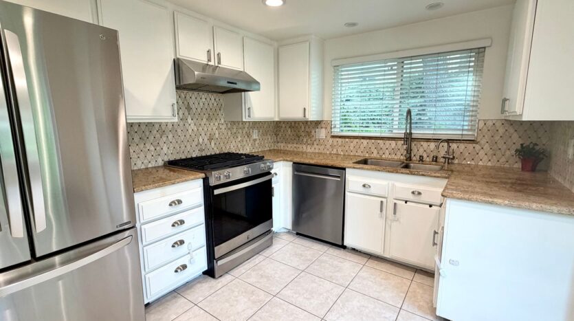 5708 Camelia Ln - Oak Park - California - 4 bed, 3 bath rental property