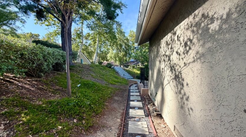 5708 Camelia Ln - Oak Park - California - 4 bed, 3 bath rental property