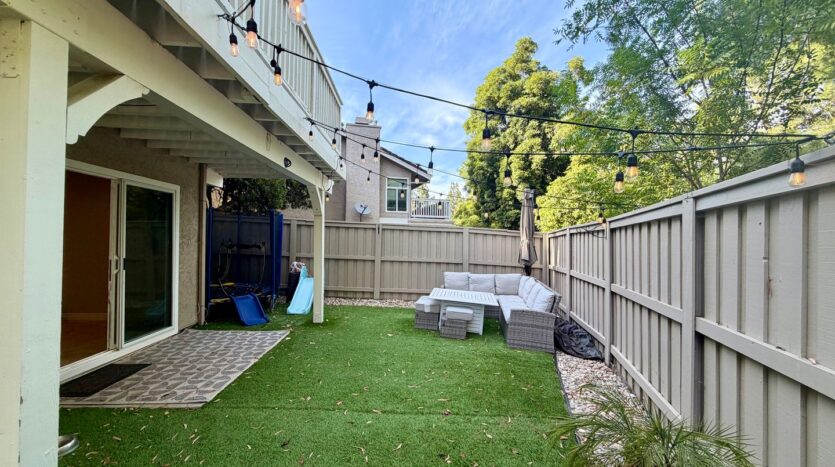 5708 Camelia Ln - Oak Park - California - 4 bed, 3 bath rental property
