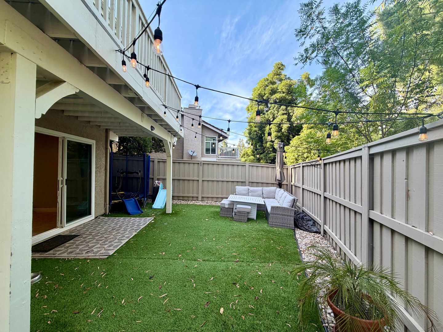 5708 Camelia Ln - Oak Park - California - 4 bed, 3 bath rental property
