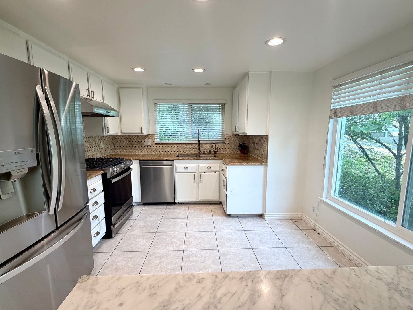 5708 Camelia Ln - Oak Park - California - 4 bed, 3 bath rental property