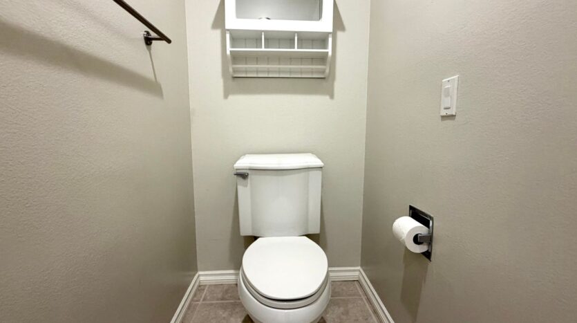 5708 Camelia Ln - Oak Park - California - 4 bed, 3 bath rental property