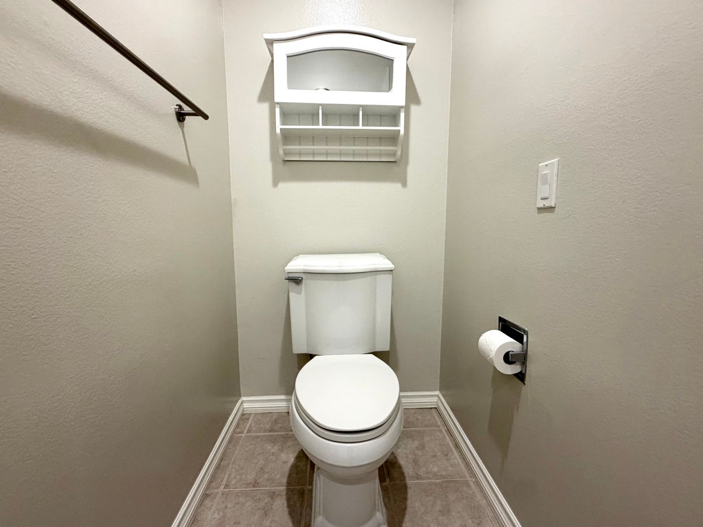 5708 Camelia Ln - Oak Park - California - 4 bed, 3 bath rental property
