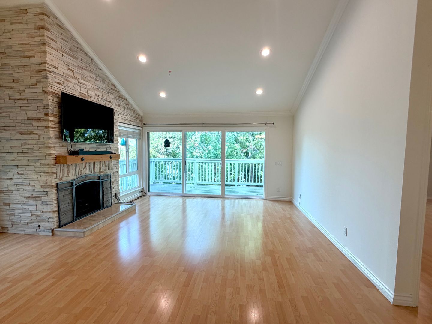 5708 Camelia Ln - Oak Park - California - 4 bed, 3 bath rental property