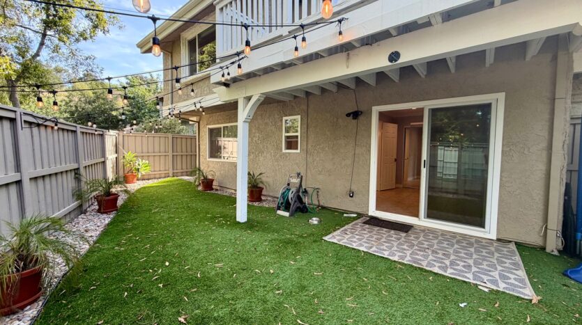 5708 Camelia Ln - Oak Park - California - 4 bed, 3 bath rental property