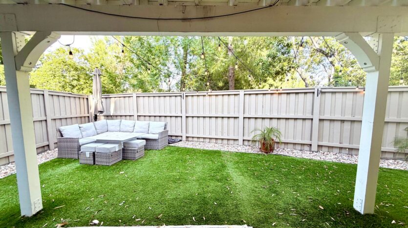5708 Camelia Ln - Oak Park - California - 4 bed, 3 bath rental property