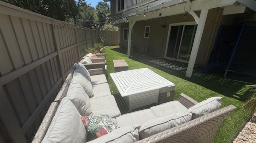 5708 Camelia Ln - Oak Park - California - 4 bed, 3 bath rental property