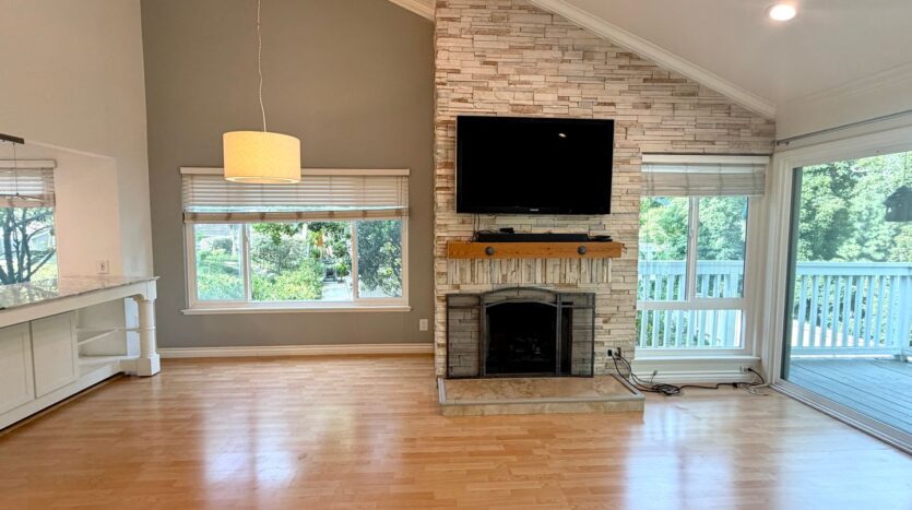 5708 Camelia Ln - Oak Park - California - 4 bed, 3 bath rental property