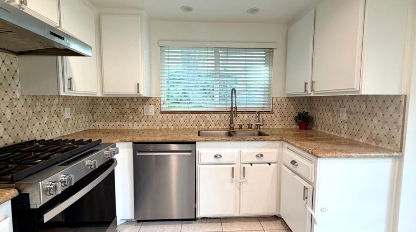 5708 Camelia Ln - Oak Park - California - 4 bed, 3 bath rental property