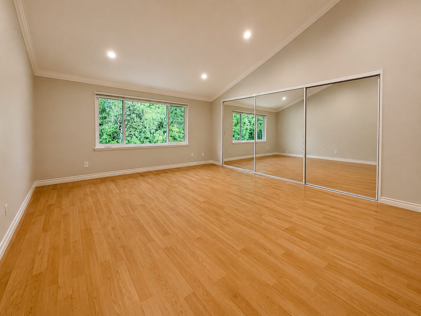 5708 Camelia Ln - Oak Park - California - 4 bed, 3 bath rental property