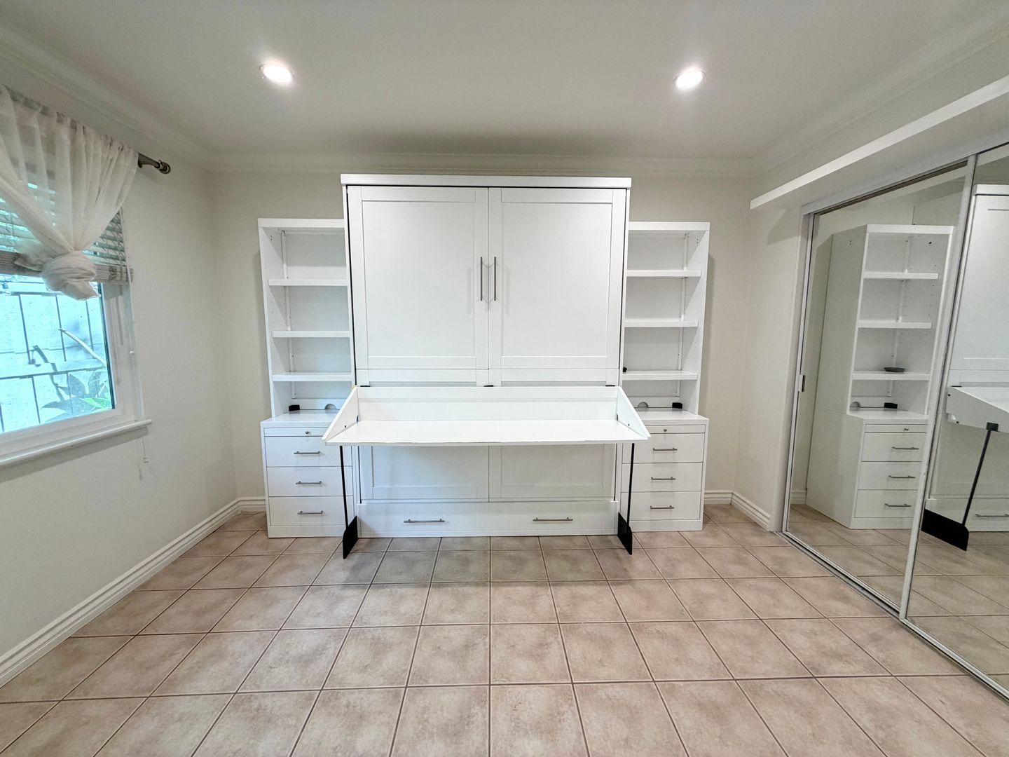 5708 Camelia Ln - Oak Park - California - 4 bed, 3 bath rental property