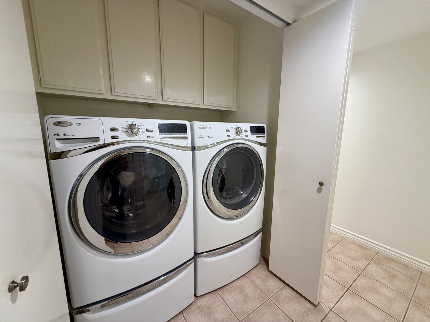 5708 Camelia Ln - Oak Park - California - 4 bed, 3 bath rental property