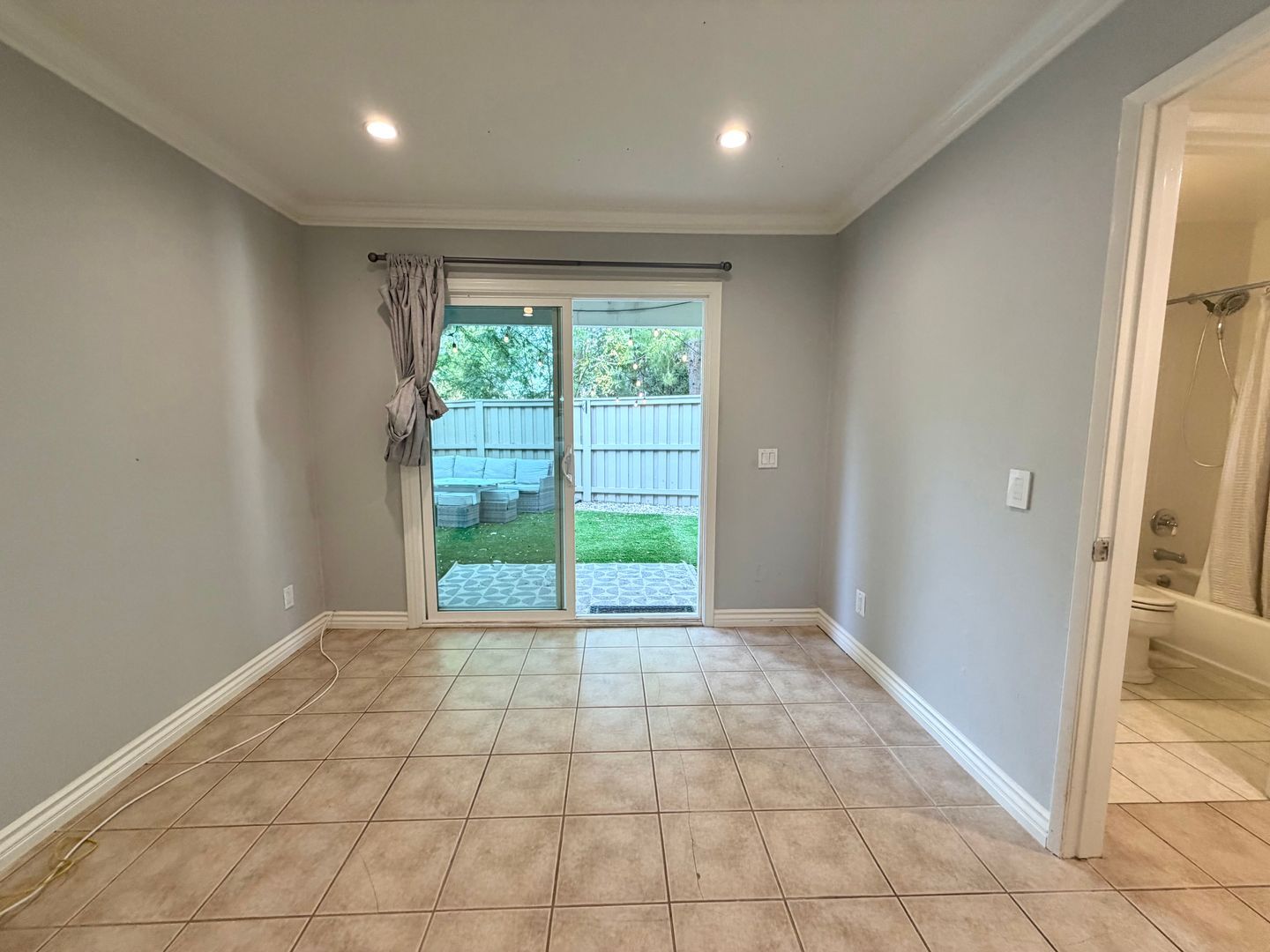 5708 Camelia Ln - Oak Park - California - 4 bed, 3 bath rental property