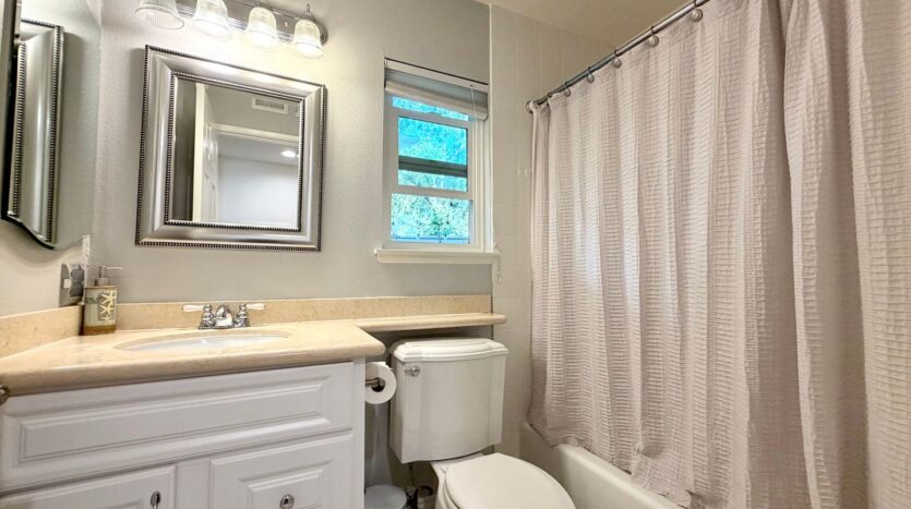 5708 Camelia Ln - Oak Park - California - 4 bed, 3 bath rental property