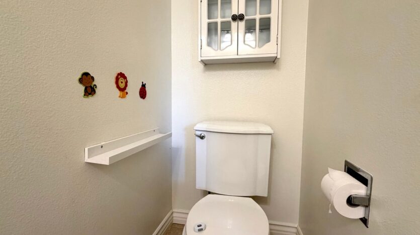 5708 Camelia Ln - Oak Park - California - 4 bed, 3 bath rental property