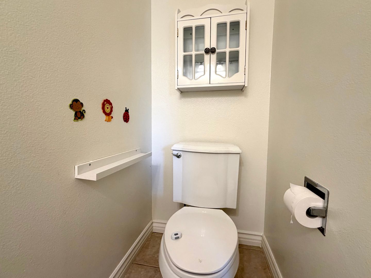 5708 Camelia Ln - Oak Park - California - 4 bed, 3 bath rental property