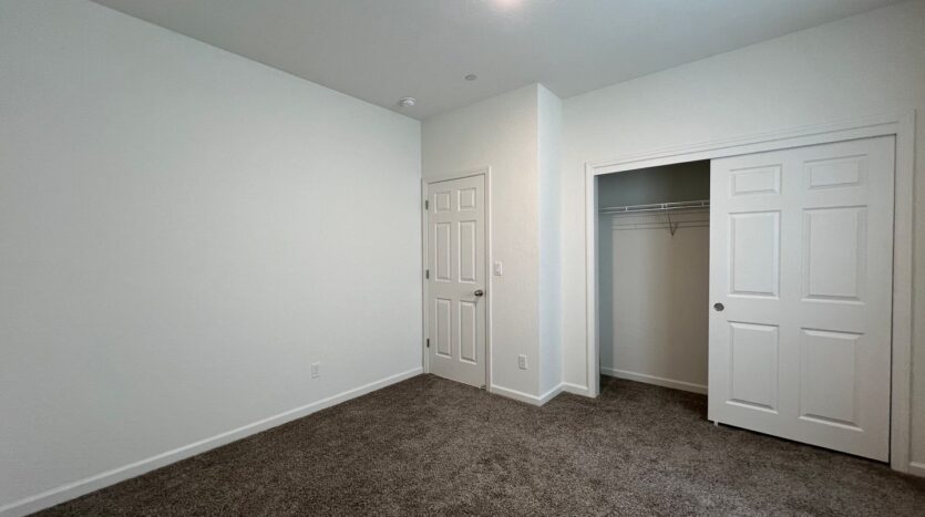 587 Sandtrap Lane - Lemoore - California - 3 bed, 2 bath rental property