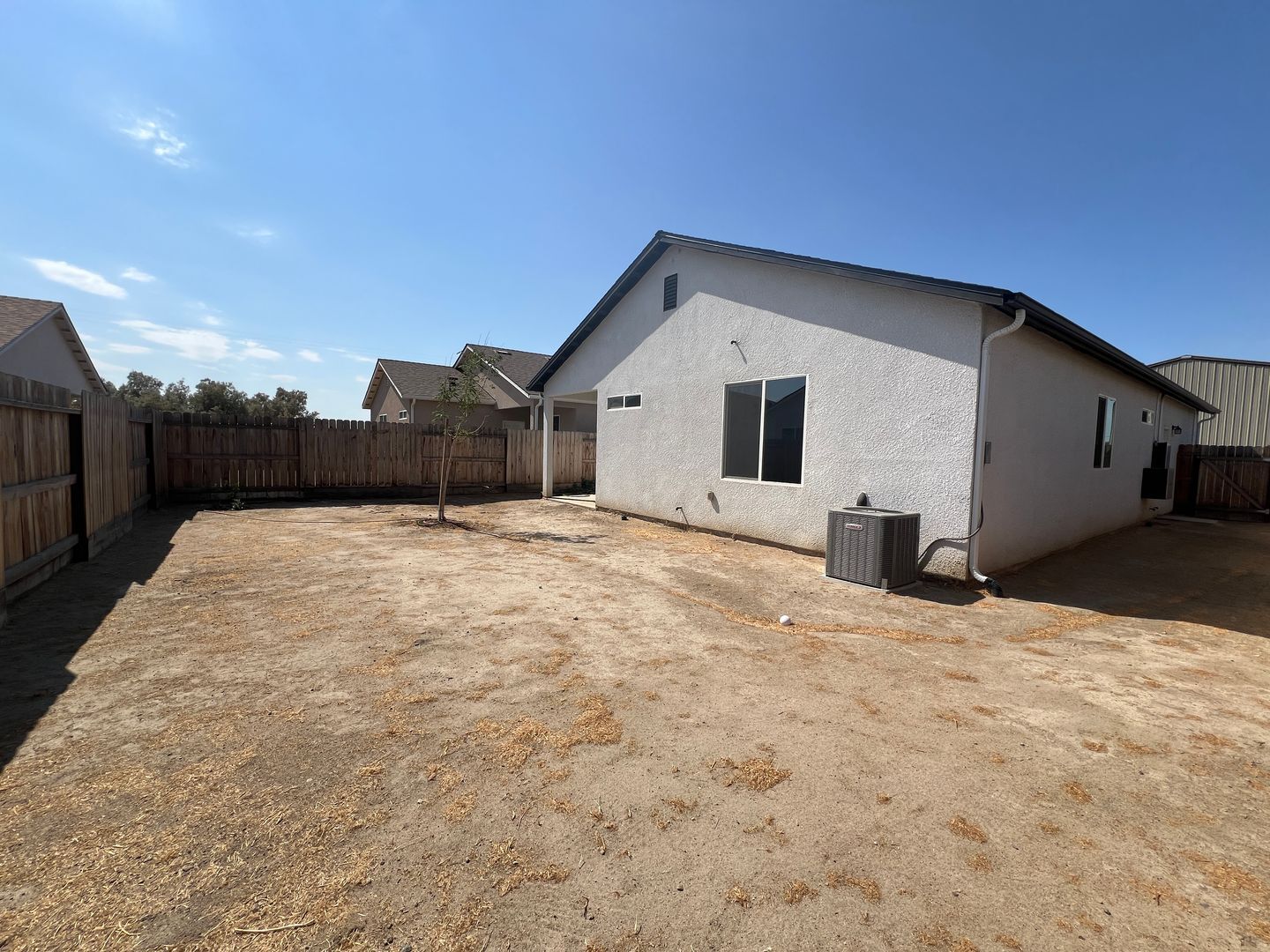 587 Sandtrap Lane - Lemoore - California - 3 bed, 2 bath rental property