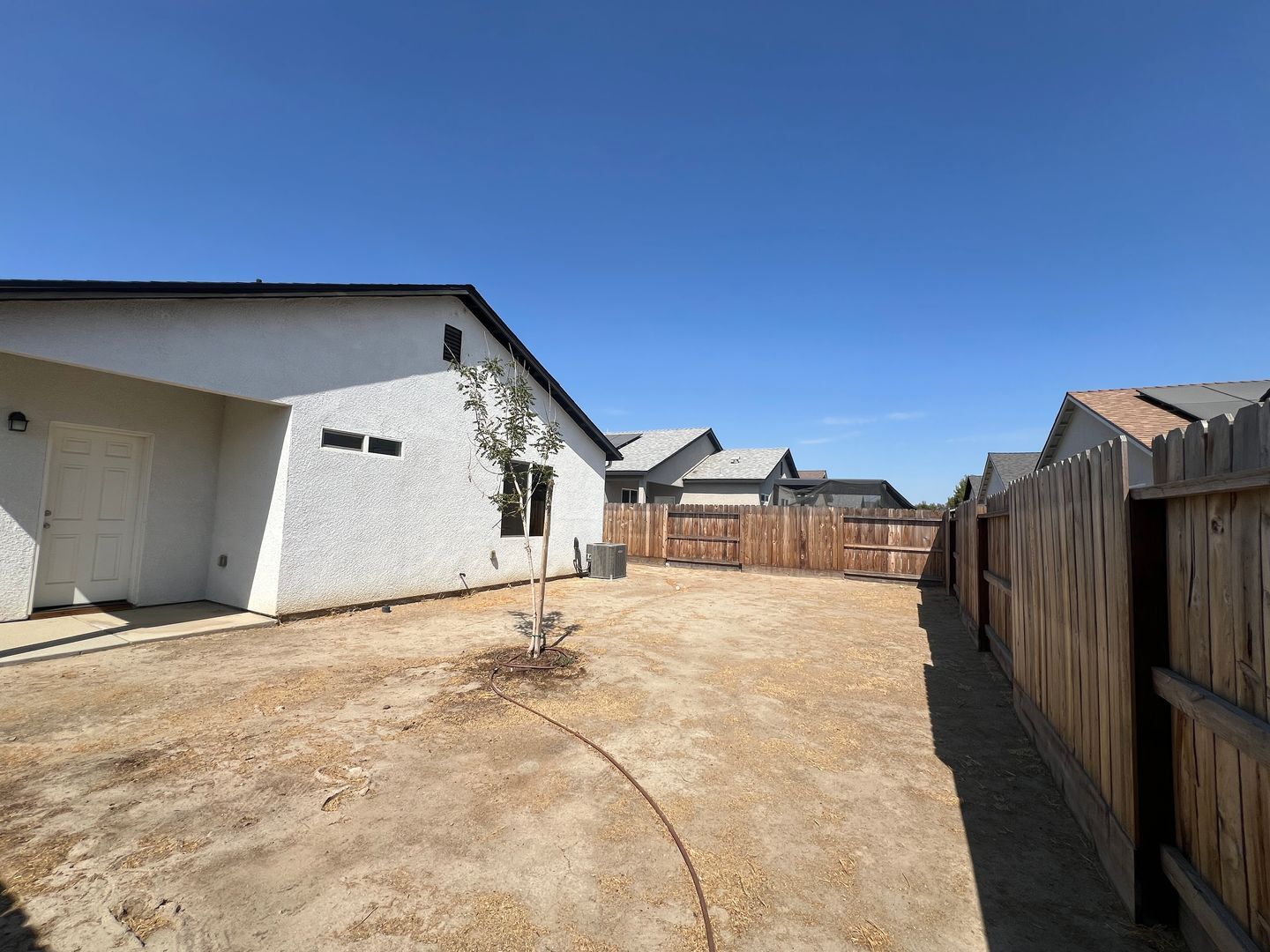 587 Sandtrap Lane - Lemoore - California - 3 bed, 2 bath rental property