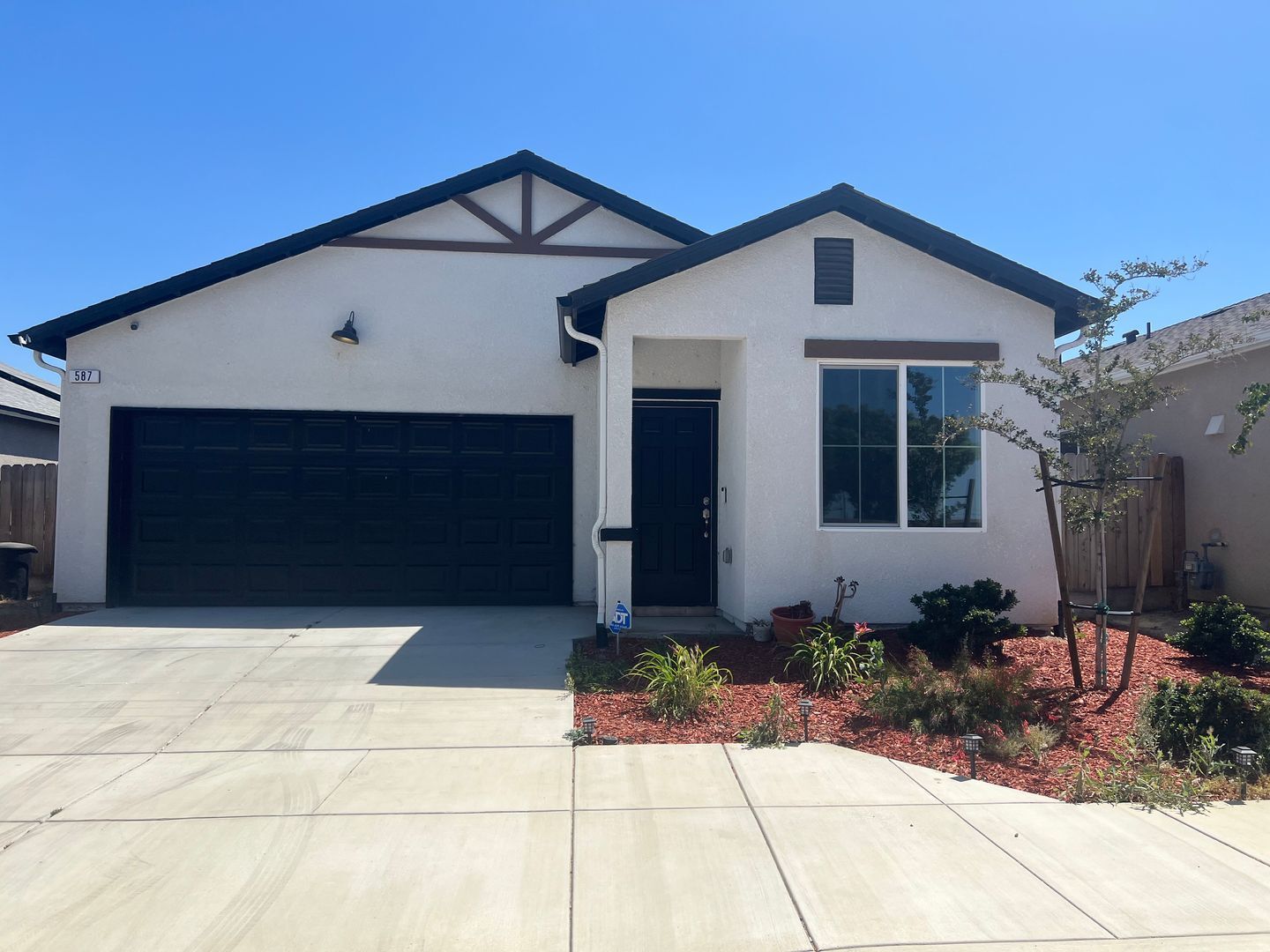 587 Sandtrap Lane - Lemoore - California - 3 bed, 2 bath rental property