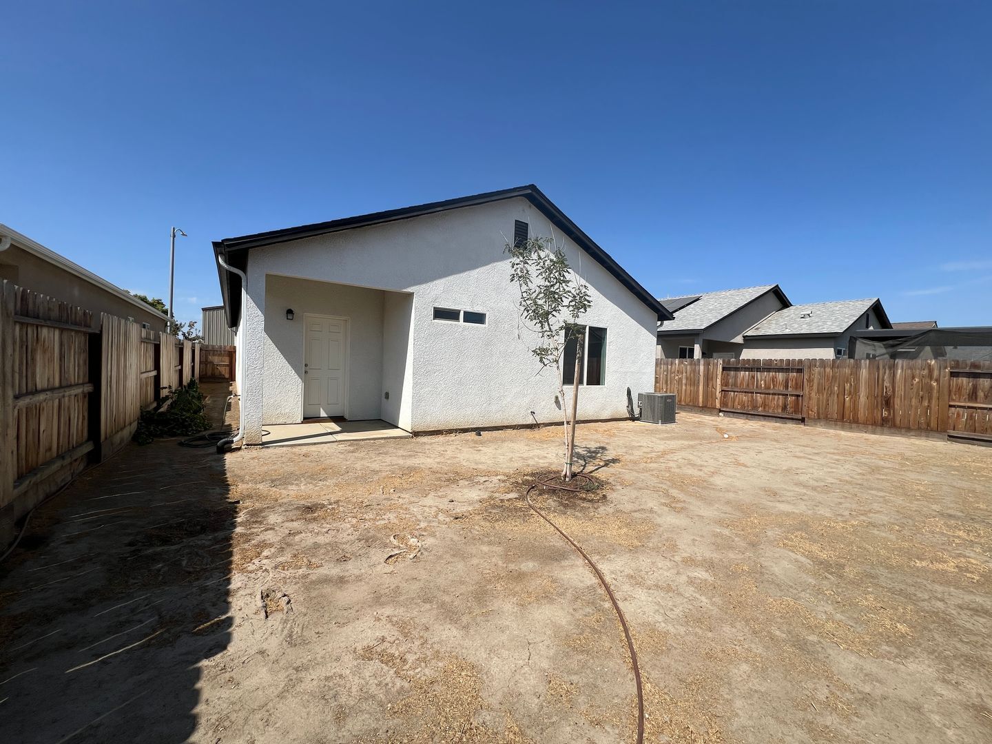 587 Sandtrap Lane - Lemoore - California - 3 bed, 2 bath rental property