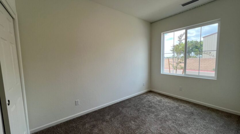 587 Sandtrap Lane - Lemoore - California - 3 bed, 2 bath rental property