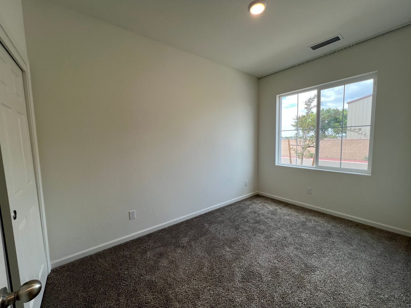 587 Sandtrap Lane - Lemoore - California - 3 bed, 2 bath rental property