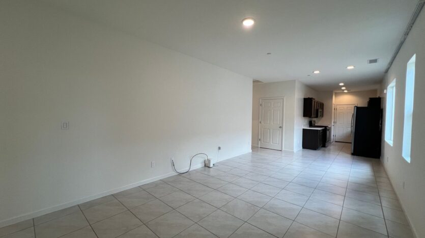 587 Sandtrap Lane - Lemoore - California - 3 bed, 2 bath rental property