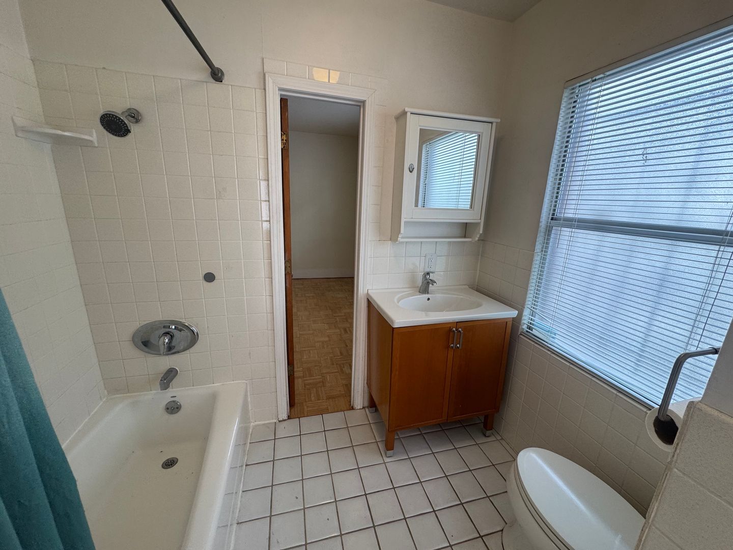 5913 Vallejo Street - Emeryville - California - 2 bed, 1 bath rental property