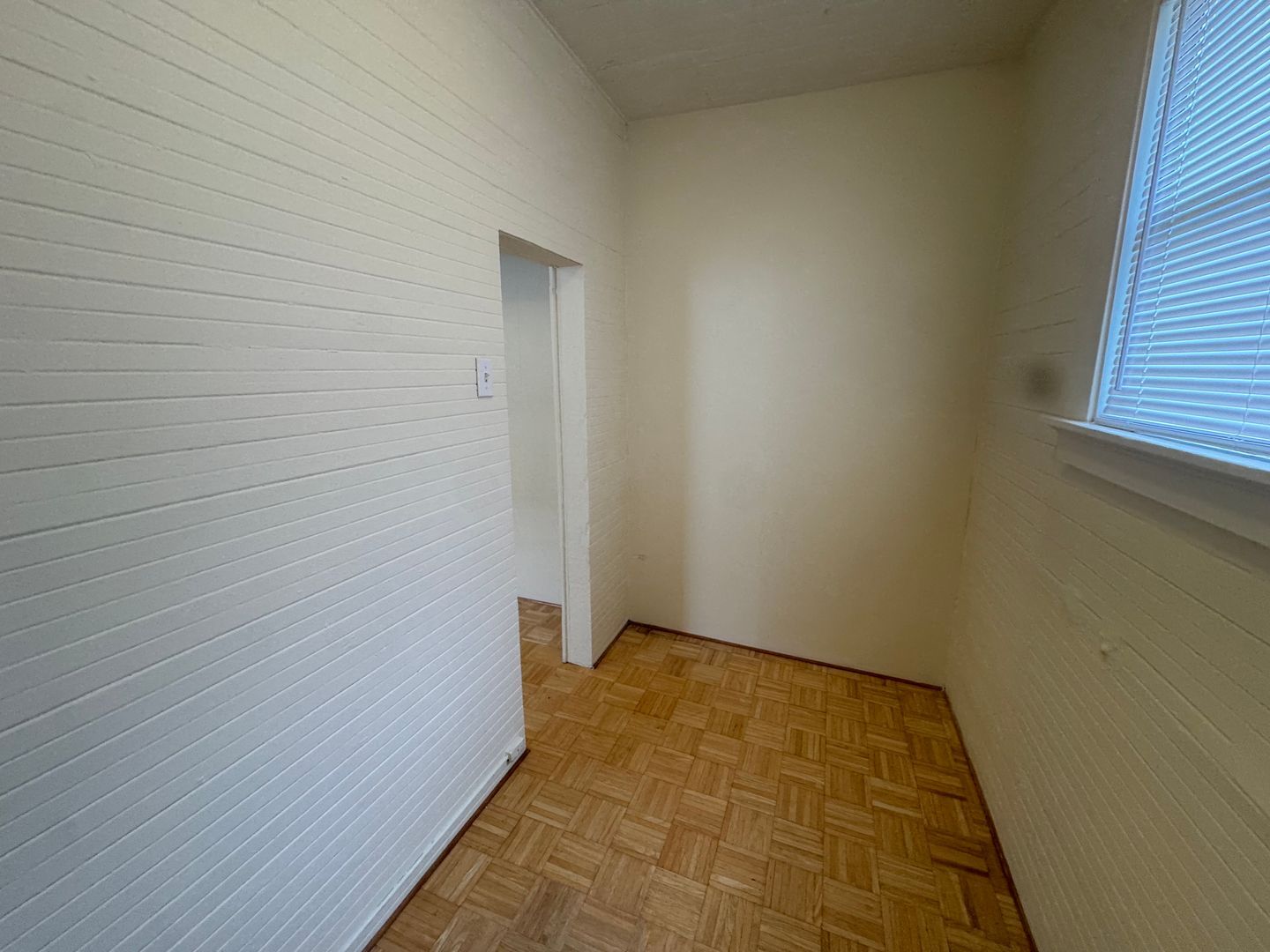 5913 Vallejo Street - Emeryville - California - 2 bed, 1 bath rental property