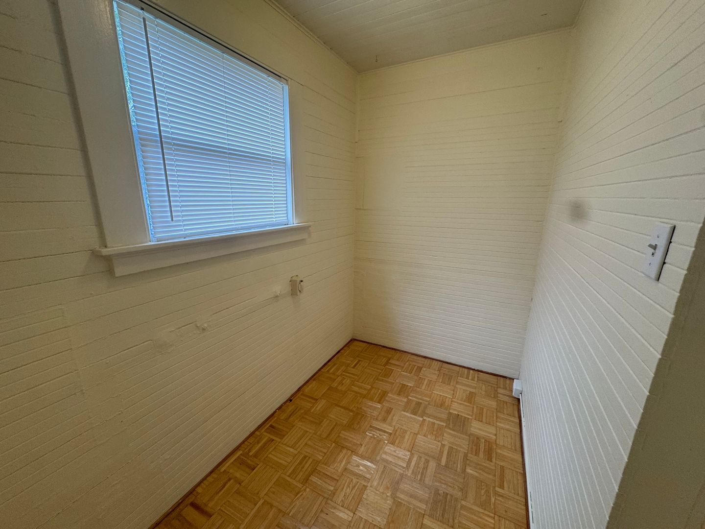 5913 Vallejo Street - Emeryville - California - 2 bed, 1 bath rental property