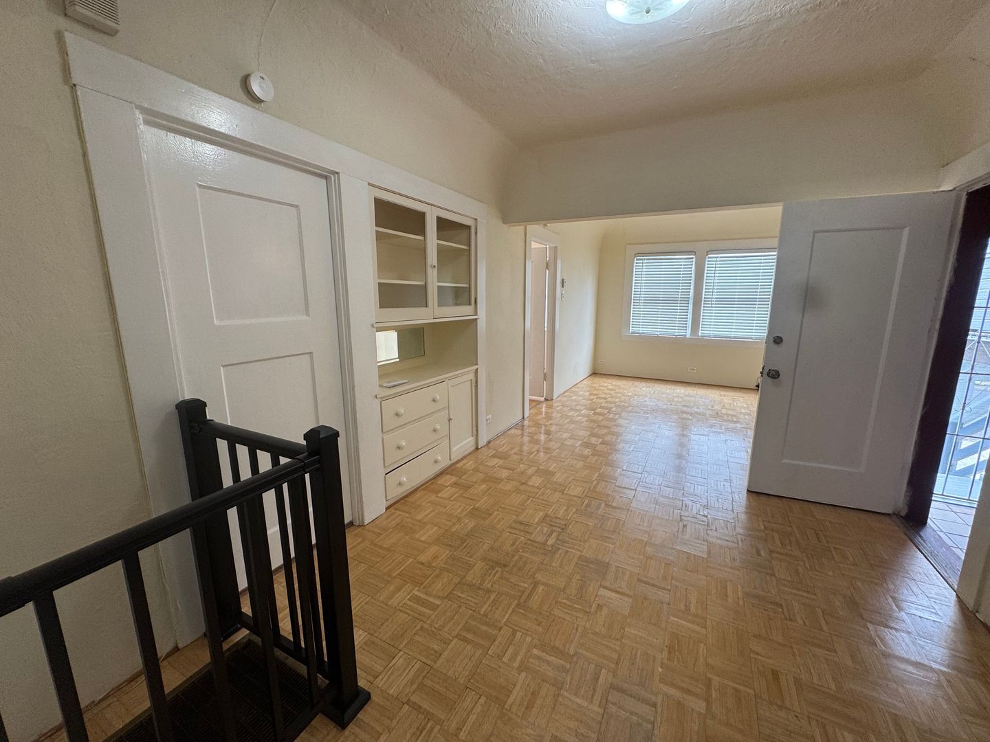 5913 Vallejo Street - Emeryville - California - 2 bed, 1 bath rental property