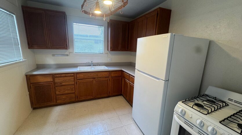 5913 Vallejo Street - Emeryville - California - 2 bed, 1 bath rental property