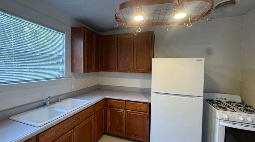 5913 Vallejo Street - Emeryville - California - 2 bed, 1 bath rental property