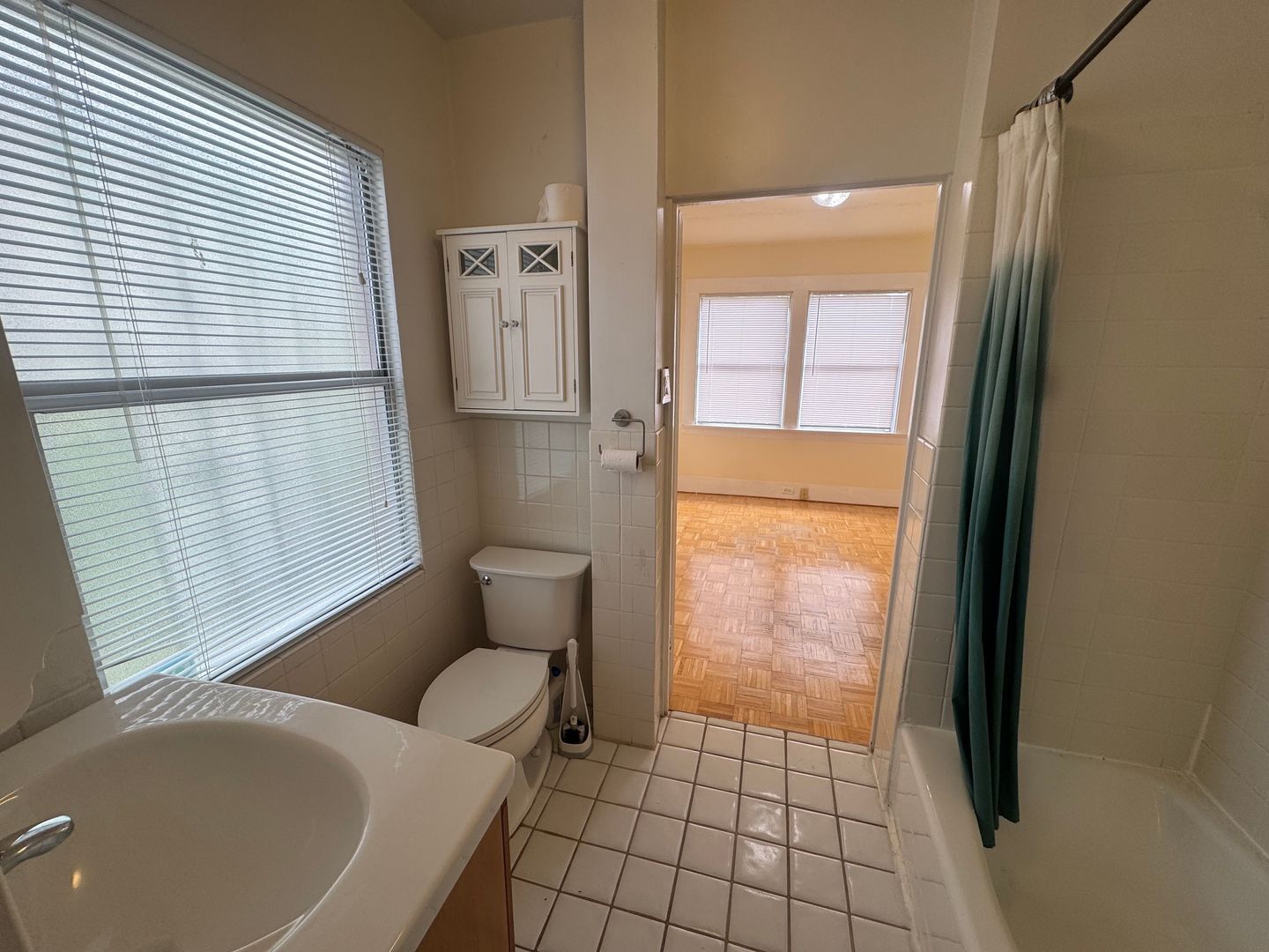 5913 Vallejo Street - Emeryville - California - 2 bed, 1 bath rental property