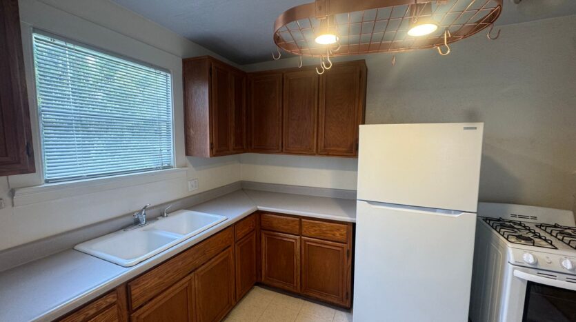 5913 Vallejo Street - Emeryville - California - 2 bed, 1 bath rental property