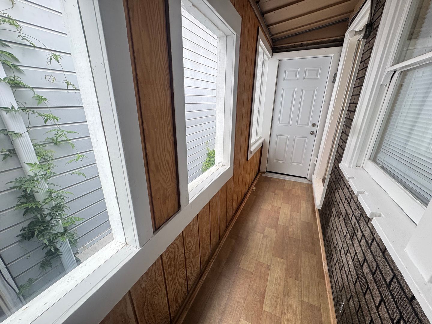 5913 Vallejo Street - Emeryville - California - 2 bed, 1 bath rental property