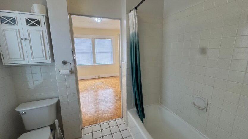 5913 Vallejo Street - Emeryville - California - 2 bed, 1 bath rental property