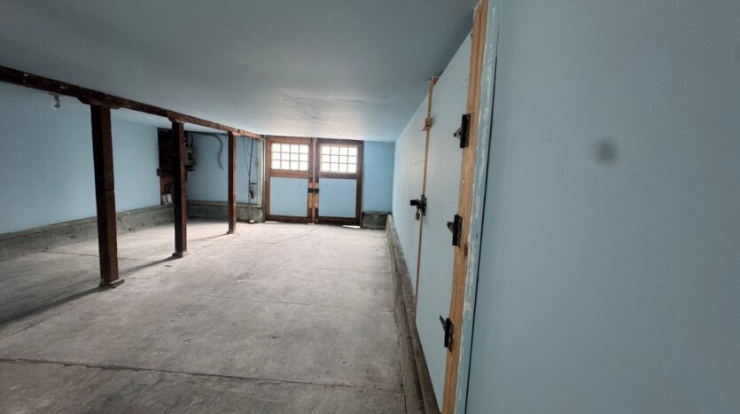 5913 Vallejo Street - Emeryville - California - 2 bed, 1 bath rental property