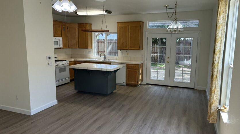 597 Canvasback Court - Vacaville - California - 4 bed, 2.5 bath rental property