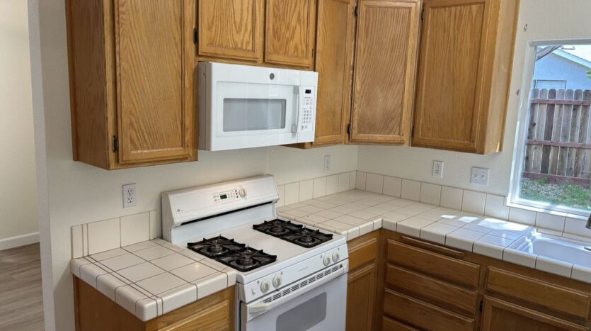 597 Canvasback Court - Vacaville - California - 4 bed, 2.5 bath rental property