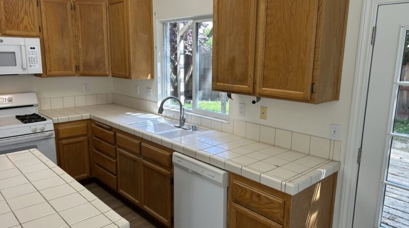 597 Canvasback Court - Vacaville - California - 4 bed, 2.5 bath rental property