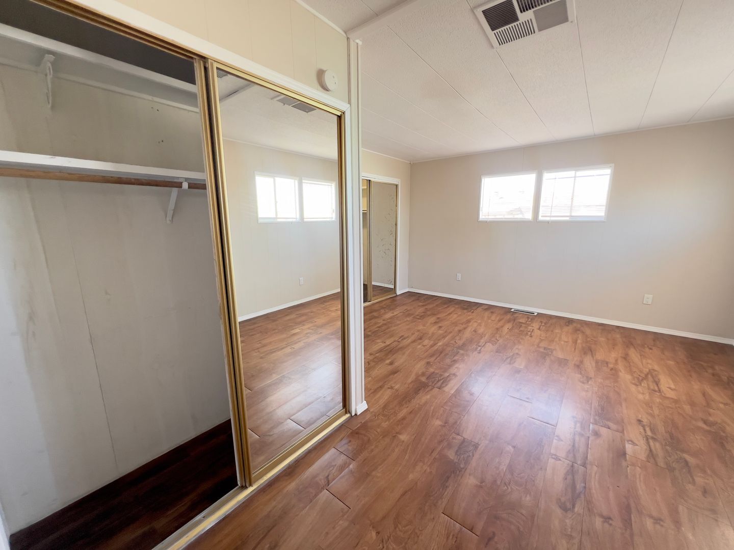 6060 Yellowstone Ave - Las Vegas - Nevada - 3 bed, 2 bath rental property