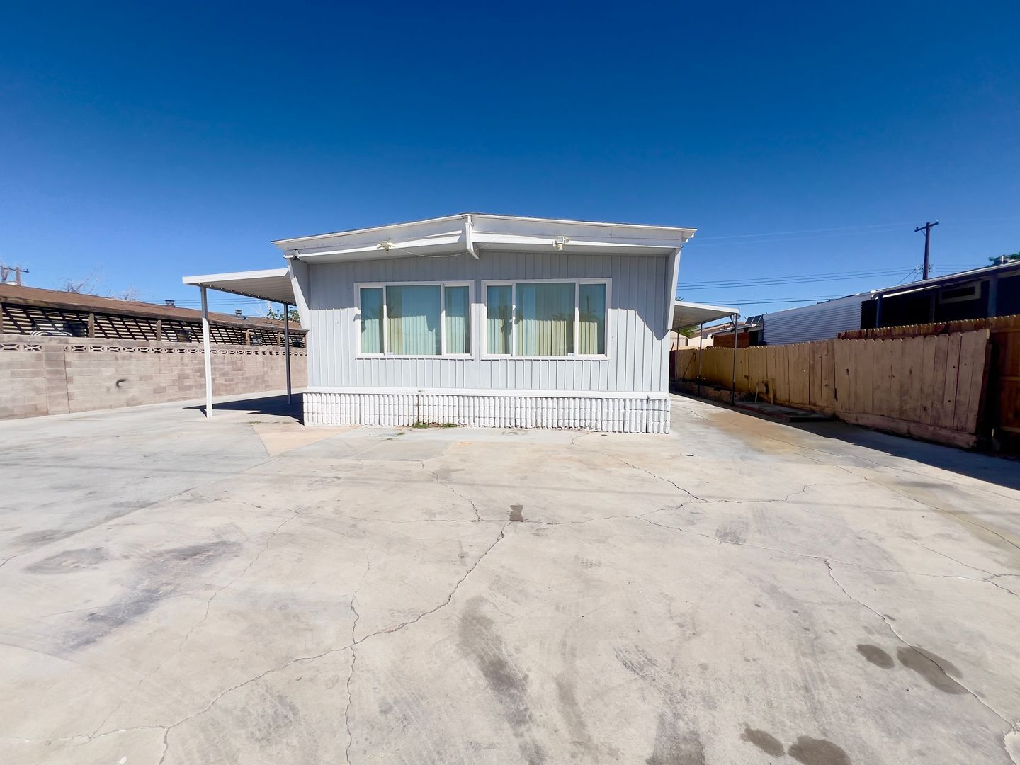 6060 Yellowstone Ave - Las Vegas - Nevada - 3 bed, 2 bath rental property