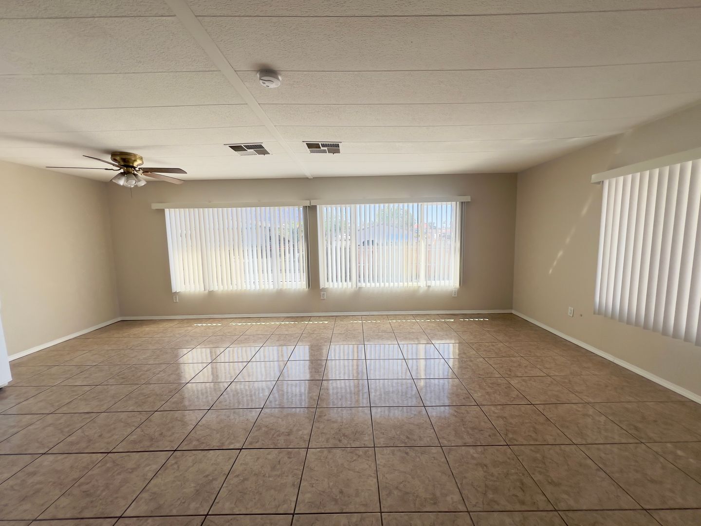 6060 Yellowstone Ave - Las Vegas - Nevada - 3 bed, 2 bath rental property